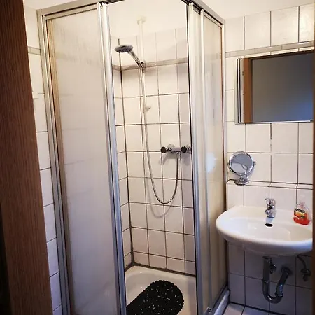 Hohenstein -radweg-messe-baldeneysee 3* エッセン
