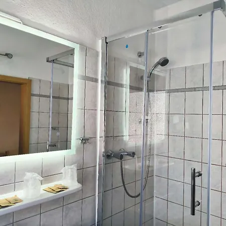 Hohenstein -radweg-messe-baldeneysee 住宿加早餐酒店 埃森