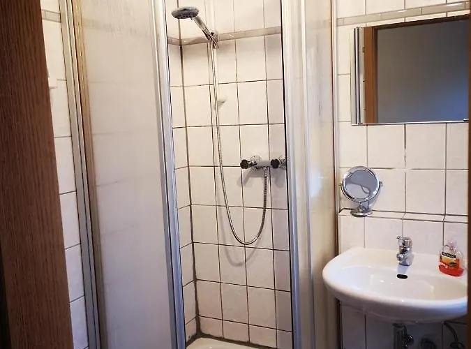 Hohenstein -radweg-messe-baldeneysee 3* Эссен